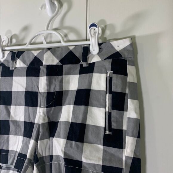 A.n.a. Size 4‎ Black and White Checkered Twill Shorts - Picture 2 of 5
